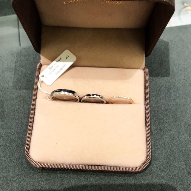 【Joie de treat.(ジョア・ドゥ・トリート)の口コミ】 星のように散りばめられているダイヤがとても素敵で、他にはないデザイン…