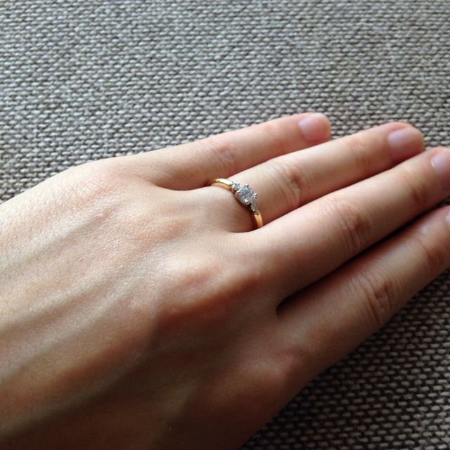 【PORTADA(ポルターダ)の口コミ】 まず、デザインが私好みで素敵です！ダイヤとリングの接続部分が、丸みを…