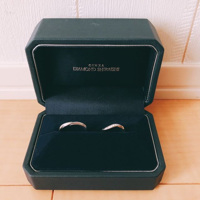 【銀座ダイヤモンドシライシの口コミ】 最初は試着と見学のつもりで来店しました。
店員さんの接客も丁寧で分かり…