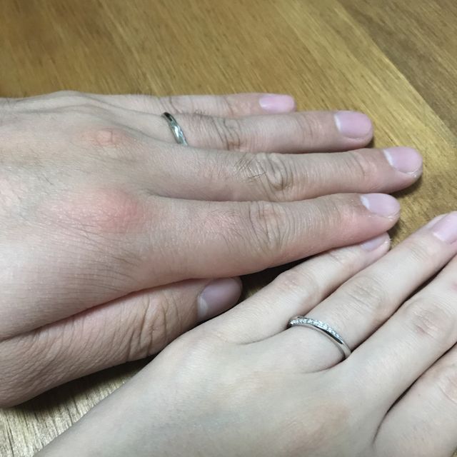 【銀座ダイヤモンドシライシの口コミ】 最初に見たときに一目惚れでした。
新作っていうこともあり、こちらの指輪…