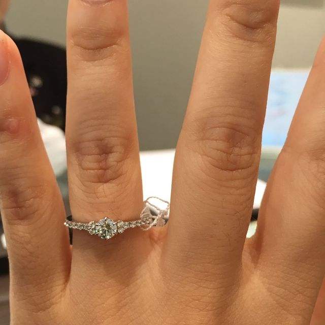 【アイプリモ(I-PRIMO)の口コミ】 リング部分がすべて小さなダイヤになっていてとてもキラキラしていて、か…