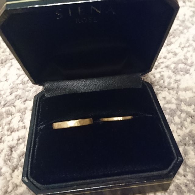 【SIENAROSE(シエナロゼ)の口コミ】 イエローゴールドというのは決めていました。華奢なデザインが好きで、普…