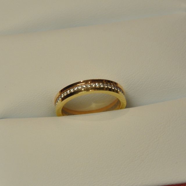 【カルティエ(Cartier)の口コミ】 カルティエのダイヤモンドの質が良さが有名です。3色ゴールドで、太さもあ…