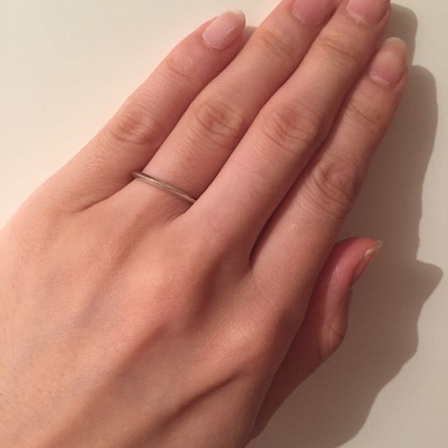 【ティファニー(Tiffany & Co.)の口コミ】 凄くシンプルなものを探していたので、コレだ！と思いました。リングの重…