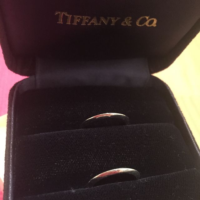 【ティファニー(Tiffany & Co.)の口コミ】 凄くシンプルなものを探していたので、コレだ！と思いました。リングの重…