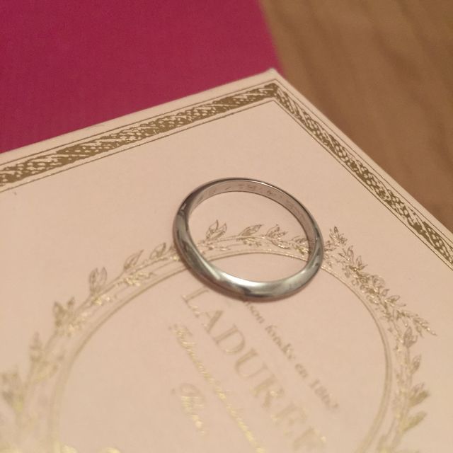 【ティファニー(Tiffany & Co.)の口コミ】 凄くシンプルなものを探していたので、コレだ！と思いました。リングの重…