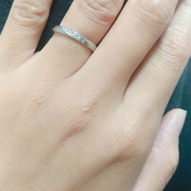 【アイプリモ(I-PRIMO)の口コミ】 細身の指輪、斜めにダイヤがついている、値段、等々で考えたらここが1番私…