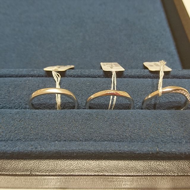 【4℃ BRIDAL(ヨンドシーブライダル)の口コミ】 誰も持っていない個性的なデザインを希望してましたが、歳を重ねた時、飽…