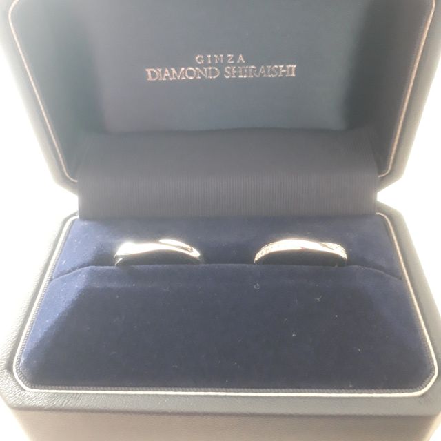 【銀座ダイヤモンドシライシの口コミ】 名前の由来が気に入りました。指につけたとき、指輪事態がカクカクしてい…