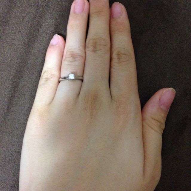 【カルティエ(Cartier)の口コミ】 大きなダイヤモンドだと仕事中に不便になってしまいそうだったので、ダイ…