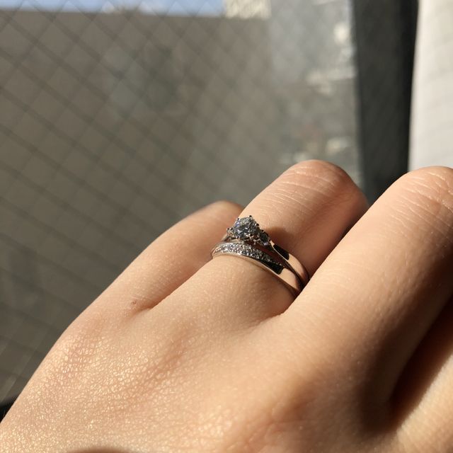 【GALA JEWELRY(ガラジュエリー)の口コミ】 ・手の大きさが大きいのでボリュームのあるもの
・エンゲージとマリッジに…