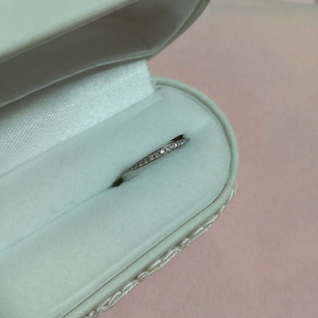 【PROPOSE(プロポーズ)の口コミ】 華奢なデザインでプラチナ、というのは外せなくていろいろ試着しました。…