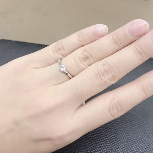 【アイプリモ(I-PRIMO)の口コミ】 店舗で幾つか比較検討していたところ、女性好みの可愛らしいデザインに一…