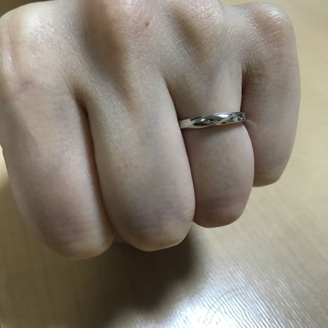 【銀座ダイヤモンドシライシの口コミ】 仕事場にも着けていくことができるようなシンプルなデザインを探していま…