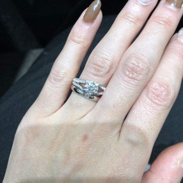 【ラザール ダイヤモンド(LAZARE DIAMOND)の口コミ】 まず他にはないデザインにひとめぼれしました！セレスティアルという名前…