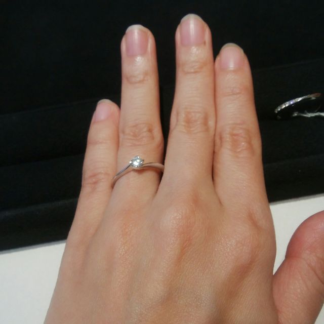 【BRILLIANCE+(ブリリアンスプラス)の口コミ】 彼からこちらのブランドで購入したダイヤモンドを頂いたので、今回、婚約…