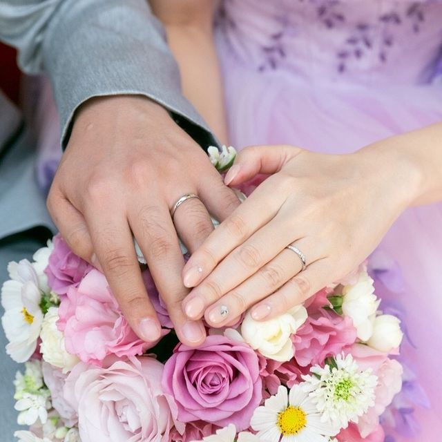 【ラザール ダイヤモンド(LAZARE DIAMOND)の口コミ】 婚約指輪と合うデザインを探していたので、ピッタリのデザインを見つけて…