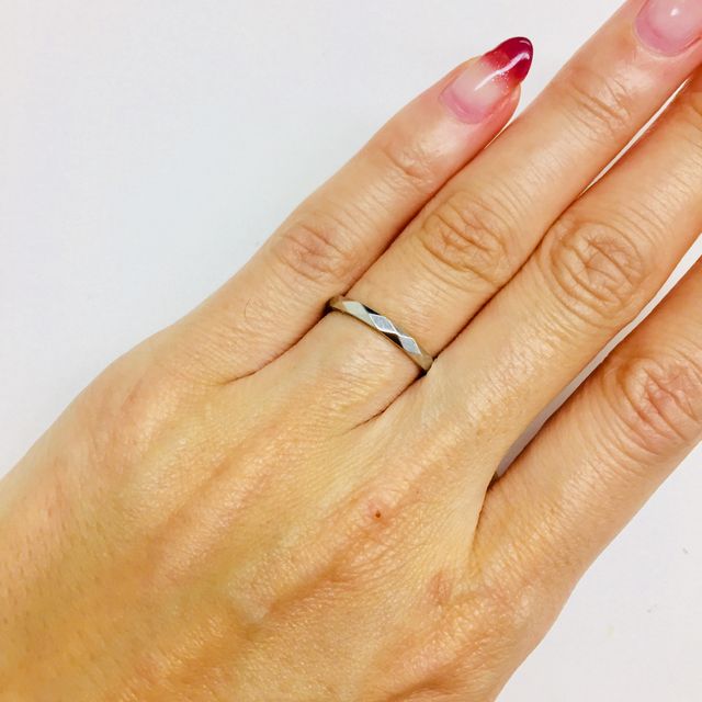 【ブシュロン(BOUCHERON)の口コミ】 プラチナ。彼とはデザインもお揃い。白Tにデニムなどカジュアルなファッシ…