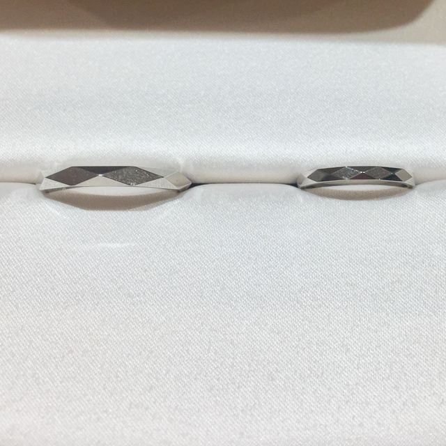 【ブシュロン(BOUCHERON)の口コミ】 プラチナ。彼とはデザインもお揃い。白Tにデニムなどカジュアルなファッシ…