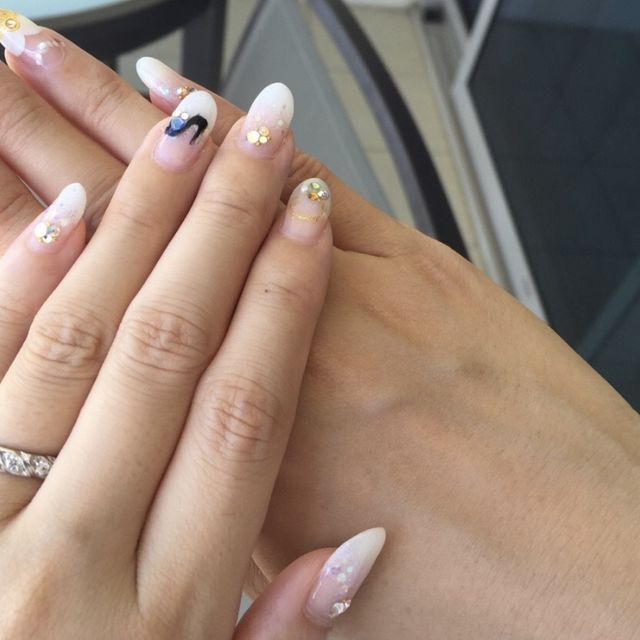 【ショーメ(CHAUMET)の口コミ】 婚約指輪をナシにしたので、小さくても裏側でも、どこかにダイヤの入った…