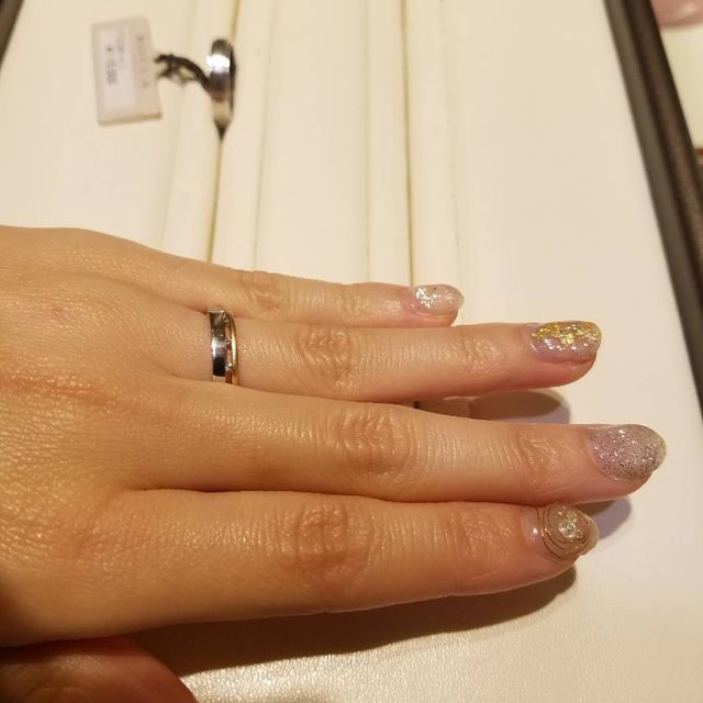 【ROCCA(ロッカ)の口コミ】 もともと違うデザインで探していましたが、プラチナとゴールドの配色は決…