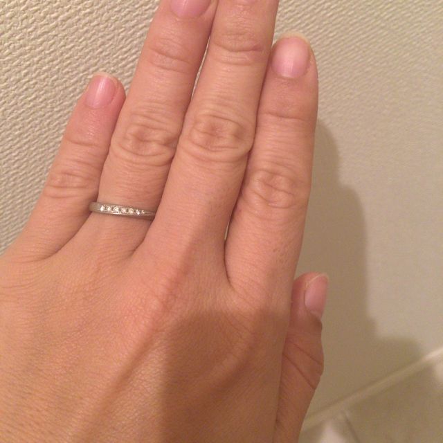 【4℃ BRIDAL(ヨンドシーブライダル)の口コミ】 シンプルなものを希望していたので、こちらのブランドに決めました。
その…