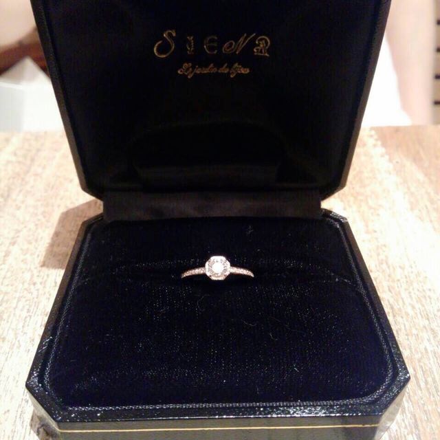 【SIENAROSE(シエナロゼ)の口コミ】 何と言っても他のお店にはないロゼチナという色味です。プラチナとピンク…