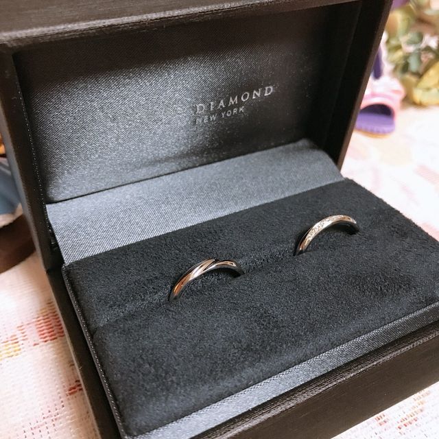 【ラザール ダイヤモンド(LAZARE DIAMOND)の口コミ】 ダイヤモンドとプラチナの輝きがとても綺麗で、高級感があり、とても良い…