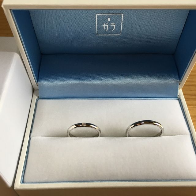 【GALA JEWELRY(ガラジュエリー)の口コミ】 シンプルな結婚指輪を探していて、あまり予算をかけたくなかったので、安…