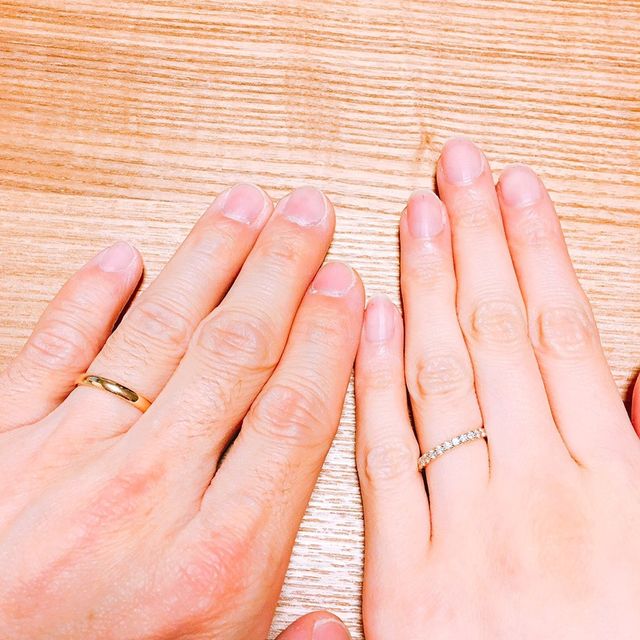 【アイプリモ(I-PRIMO)の口コミ】 新郎のリングは、シンプルな形。どのシーンでも問題なく着用できることが…