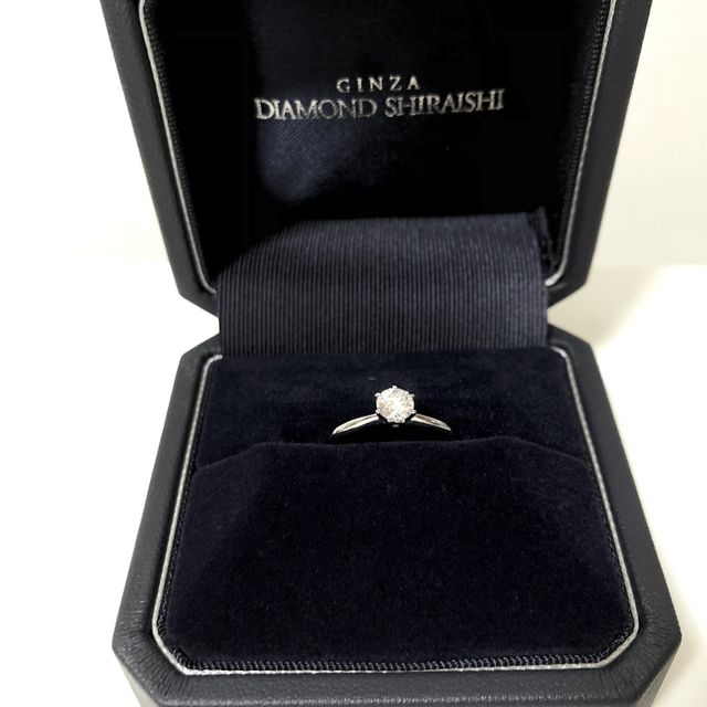 【銀座ダイヤモンドシライシの口コミ】 クオリティと価格のバランスが良かったこと。

シンプルなラインの一粒ダ…