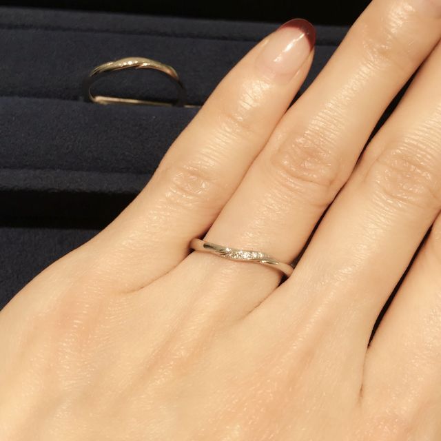 【4℃ BRIDAL(ヨンドシーブライダル)の口コミ】 ウェーブは検討してなかったのですが折角なら見てみようと思いパッと目に…