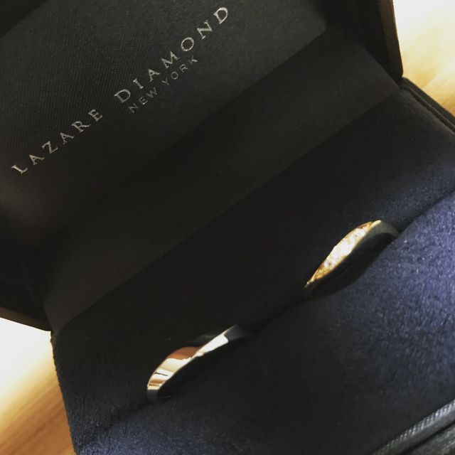 【ラザール ダイヤモンド(LAZARE DIAMOND)の口コミ】 ウェーブタイプの指輪か良くて探していました。色々パンフレットを取り寄…