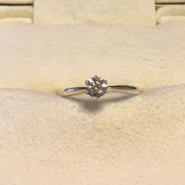 【BIJOUPIKO(ビジュピコ)の口コミ】 ダイヤの部分は店員さんからカットの方法や輝き、予算に合わせて説明を受…