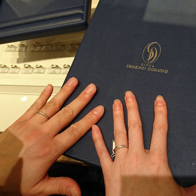 【銀座ダイヤモンドシライシの口コミ】 華奢なデザインも多く、指が細くカーブの指輪が欲しかった私にはピッタシ…