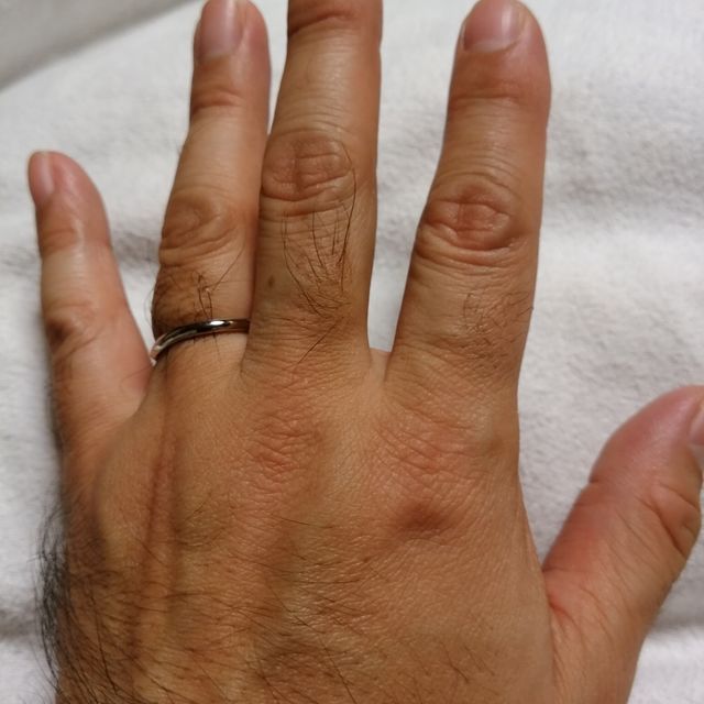 【ROYAL ASSCHER(ロイヤル・アッシャー)の口コミ】 婚約指輪をロイヤルアッシャーにしたため、結婚指輪も同じブランドにしま…