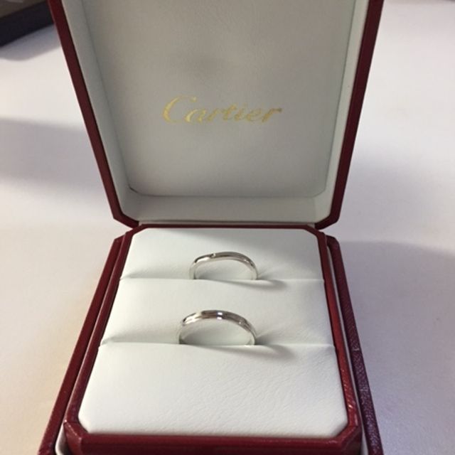 【カルティエ(Cartier)の口コミ】 表にはダイヤが１個、裏にはダイアが２個埋め込んであり、そのときの気分…
