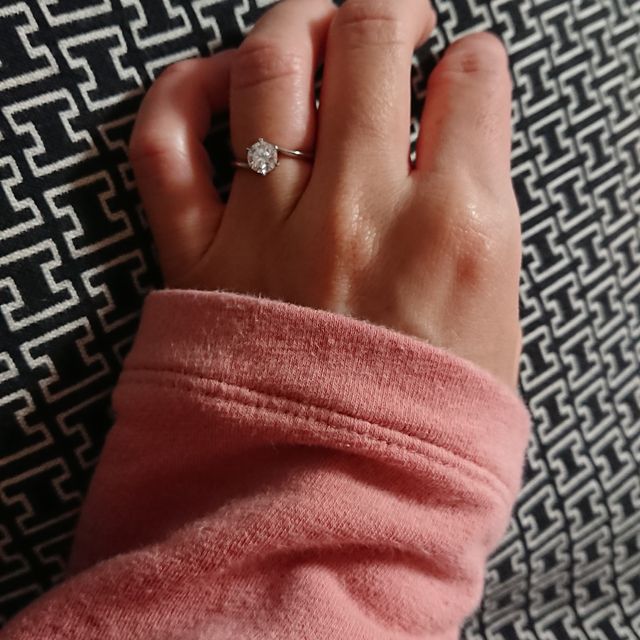 【アイプリモ(I-PRIMO)の口コミ】 高砂あまりなく、つけ心地が良く、中央のダイヤモンドが一番きれいに見え…