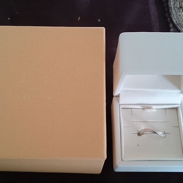 【アトリエ春の口コミ】 デザインを自分で決められるだけでなく、自分たちで指輪を作れるというと…