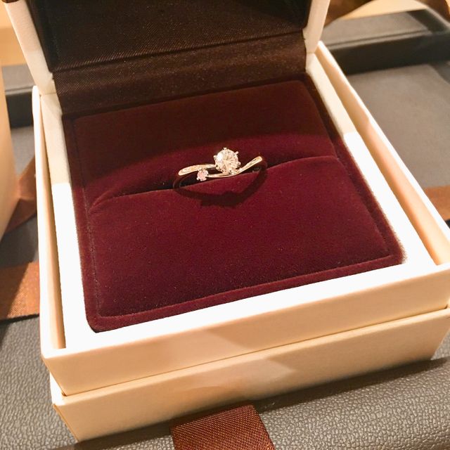 【アイプリモ(I-PRIMO)の口コミ】 彼の星座がおとめ座で、スピカという名前の婚約指輪を探していたら、偶然…