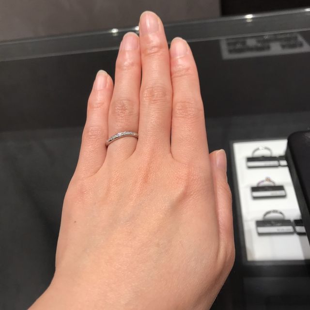 【ラザール ダイヤモンド(LAZARE DIAMOND)の口コミ】 小さいダイヤモンドが沢山入っており、キラキラしてとても可愛かった。小…