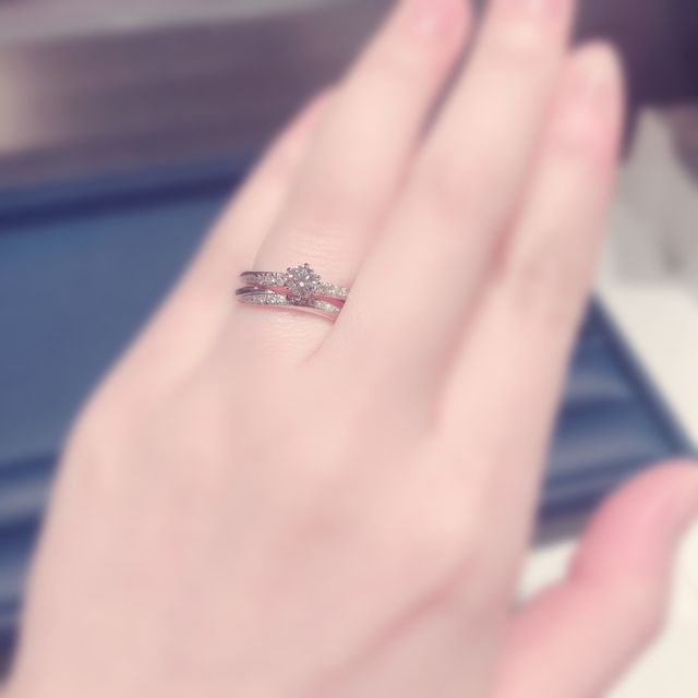 【銀座ダイヤモンドシライシの口コミ】 スターリーセットで着けさせて頂くととても華やかでありつつ、上品な可愛…