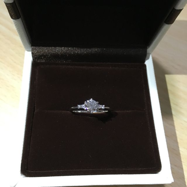 【アイプリモ(I-PRIMO)の口コミ】 シンプルで、見た瞬間に可愛いと思ったのと試着してみて手とのバランスも…