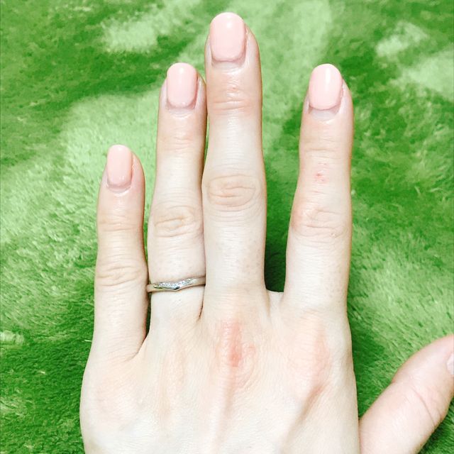 【ラザール ダイヤモンド(LAZARE DIAMOND)の口コミ】  HPでこの指輪をみて、一目で可愛い！！と感じました。実際に店舗にいき試…