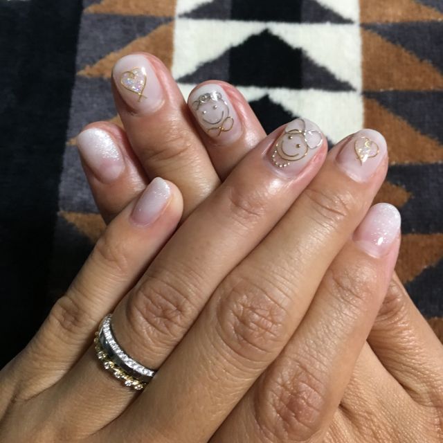 【アトリエ ルブエ 石の花の口コミ】 ・人と違う指輪が欲しかった
・色々なブランドを見てもしっくりくるものが…