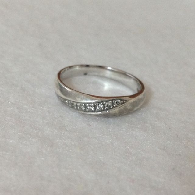 【vielle bijou SOPHIA(ヴィエールビジュソフィア)の口コミ】 伊勢神宮のしめ縄をコンセプトにデザインされていて、解けない絆という意…