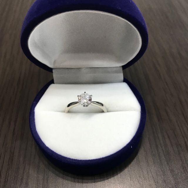 【GALA JEWELRY(ガラジュエリー)の口コミ】 ダイヤのサイズが大きく、カラーがD、その他もカットもエクセレントで良か…