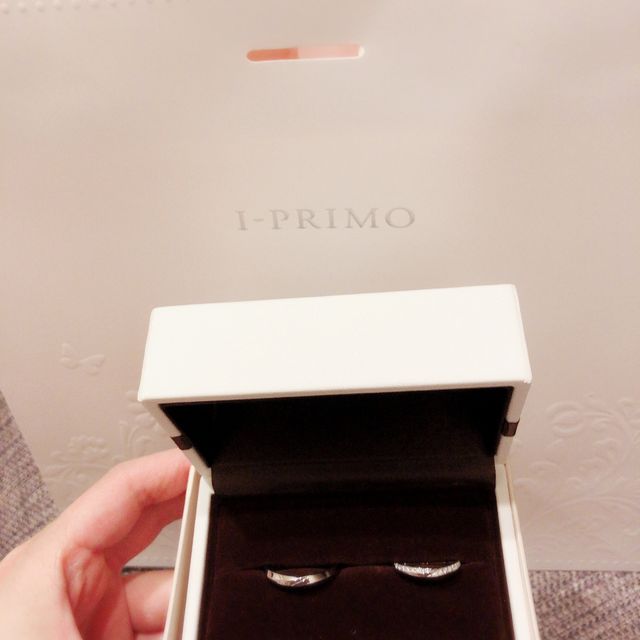 【アイプリモ(I-PRIMO)の口コミ】 デザインがとても素敵で形も好きなものだった事。
指輪の内側にピュア・ブ…