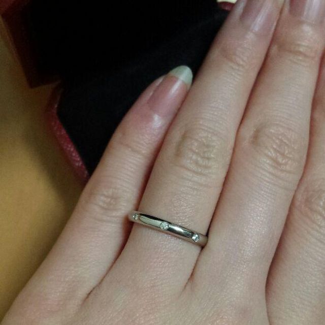【カルティエ(Cartier)の口コミ】 シンプルさの中に華やかさがあるものを探していましたが、まさにこの指輪…