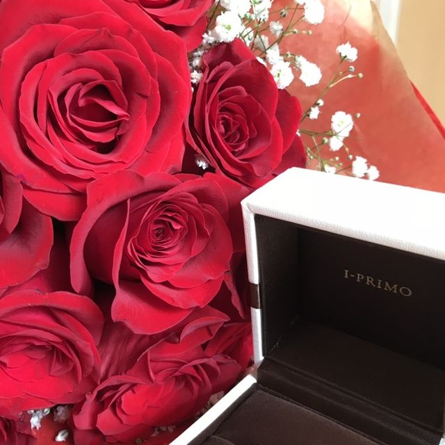 【アイプリモ(I-PRIMO)の口コミ】 沢山の指輪を見るだけで混乱しそうな自分に対して、指輪の知識、デザイン…